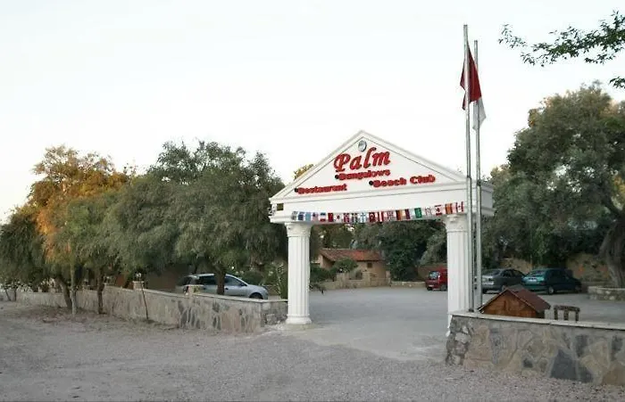 Palm Beach Club モーテル ウルラ